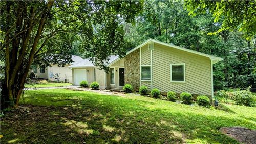 3900 Ferncliff Rd, Snellville, GA, 30039-4316 | Card Image
