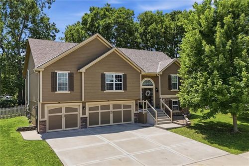 319 Tamera Dr, Kearney, MO, 64060-7347 | Card Image