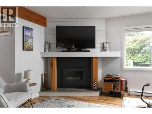 8-1481 Inkar Rd, Kelowna, BC, V1Y8J1 | Card Image