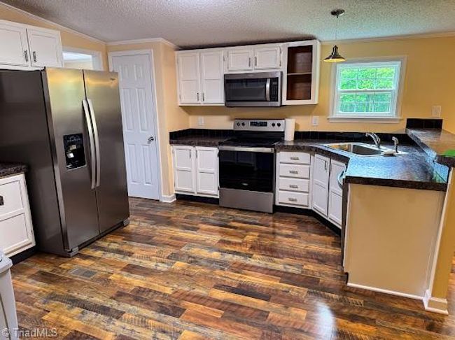 277 Clover Ln, House other with 3 bedrooms, 2 bathrooms and null parking in Mount Airy NC | Image 7