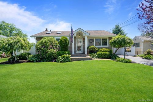 86 Claremont Ave, West Babylon, NY, 11704-3919 | Card Image