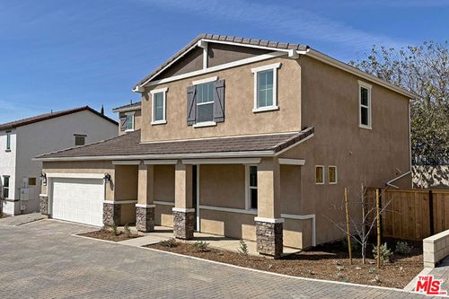 11767 Fenton Ave, Lake View Terrace, CA, 91342-6431 | Card Image