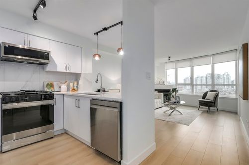 1209-63 Keefer Pl, Vancouver, BC, V6B6N6 | Card Image