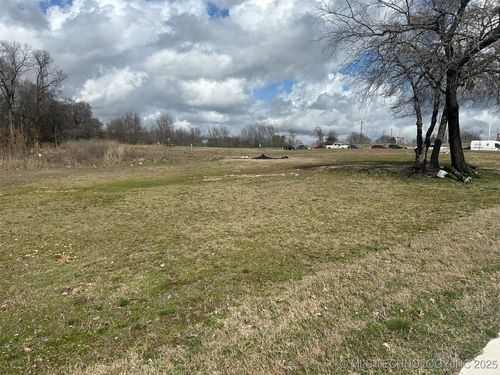 1025 E Downing St, Tahlequah, OK, 74464-3307 | Card Image