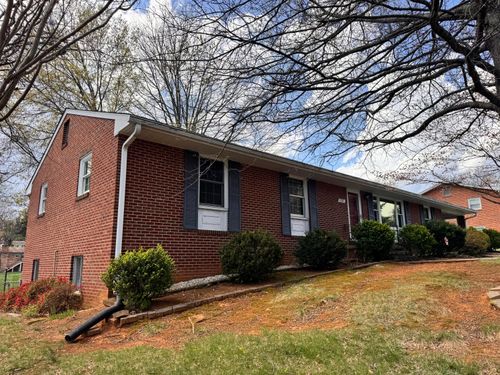 5712 Littlehorn Dr, Roanoke, VA, 24018-6110 | Card Image