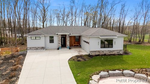 1835 Gloryfield Dr Sw, Byron Center, MI, 49315-7309 | Card Image