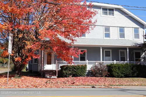 712 W Lackawanna Ave, BLAKELY, PA, 18447-1227 | Card Image