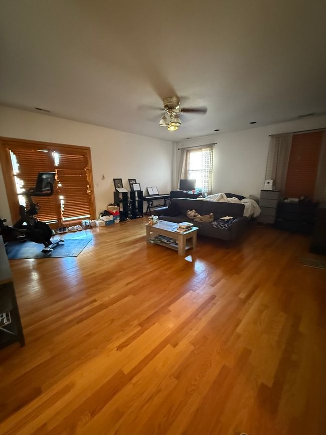 APT-1 - 654 Briar Pl, Condo with 3 bedrooms, 2 bathrooms and 1 parking in CHICAGO IL | Image 15