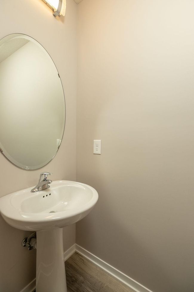 14-web-or-mls-14-Bathroom.jpg | Image 14