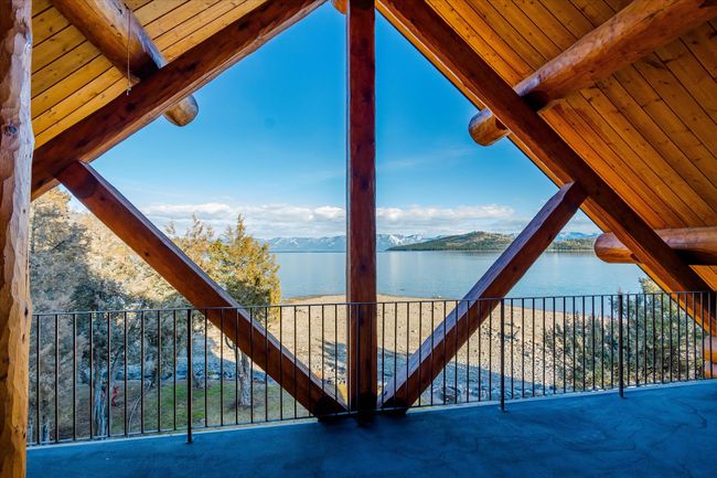 Upper level patio deck. | Image 77