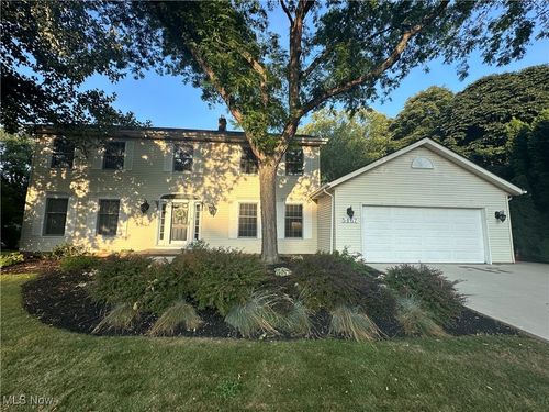 5467 Clarendon Dr, Solon, OH, 44139-1362 | Card Image