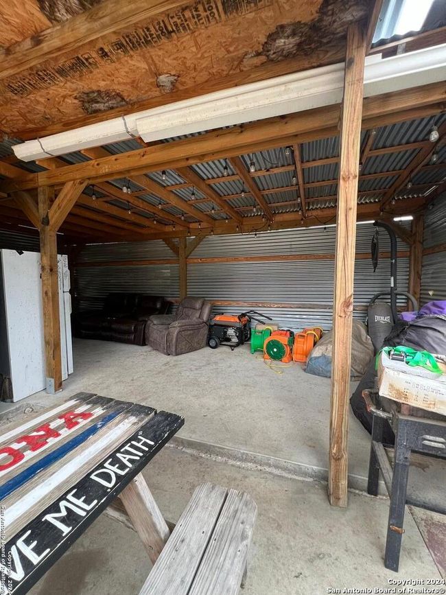 108 S 19 Th St, House other with 4 bedrooms, 2 bathrooms and null parking in Carrizo Springs TX | Image 8
