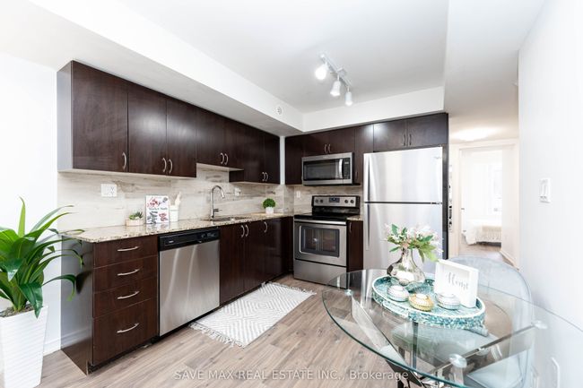 204 - 90 Orchid Place Dr, Condo with 3 bedrooms, 1 bathrooms and 1 parking in Scarborough ON | Image 8