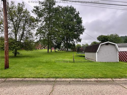 210 Melrose Dr, Hurricane, WV, 25526 | Card Image