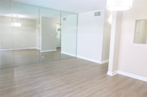 apt-110-1010 Se 15th St, Fort Lauderdale, FL, 33316-2140 | Card Image