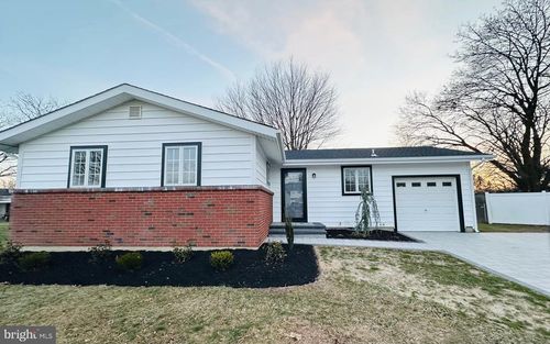 21 Rolling Ln, Hamilton, NJ, 08690-2112 | Card Image