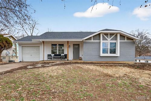 12166 La Padera Ln, Florissant, MO, 63033-7935 | Card Image