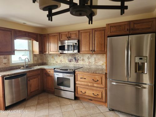 341B Canterbury Ct, Lakewood, NJ, 08701-6696 | Card Image