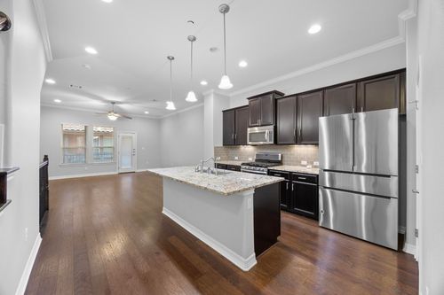 th62-12125 Terraza Cir, Austin, TX, 78726-2354 | Card Image