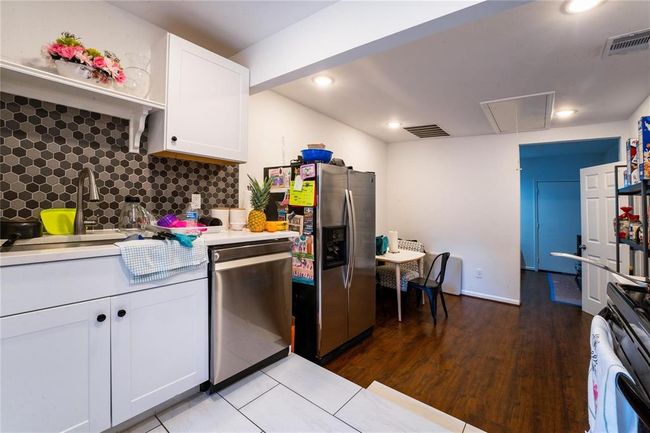 9305 Emnora Ln, House other with 2 bedrooms, 2 bathrooms and 1 parking in Houston TX | Image 21