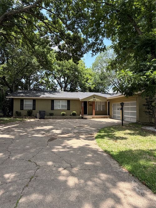 1206 Waggoner Drive, Arlington, TX, 76013 | Card Image