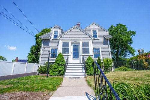 198 Cedar St, Dedham, MA, 02026-3338 | Card Image