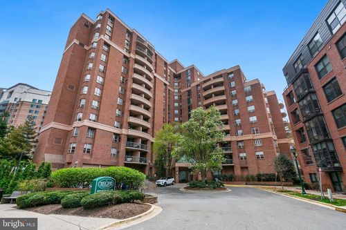apt-707-4808 Moorland Ln, BETHESDA, MD, 20814-6139 | Card Image