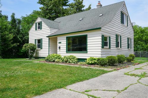 18997 Huntington Ave, Harper Woods, MI, 48225-2044 | Card Image