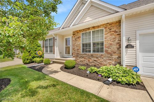 1241 Pebble Court, Willoughby, OH, 44094 | Card Image