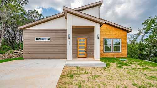 916 Colorado River Dr, Granbury, TX, 76048-5824 | Card Image