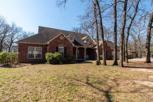 4982 E Cedar Ridge Rd, Claremore, OK, 74019-1915 | Card Image