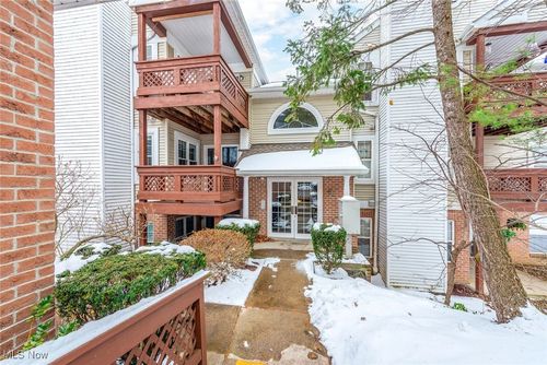 c2-651 Windrush Dr, Westlake, OH, 44145-1668 | Card Image