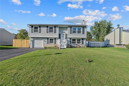 4189 Balboa Dr, Liverpool, NY, 13090-1635 | Card Image