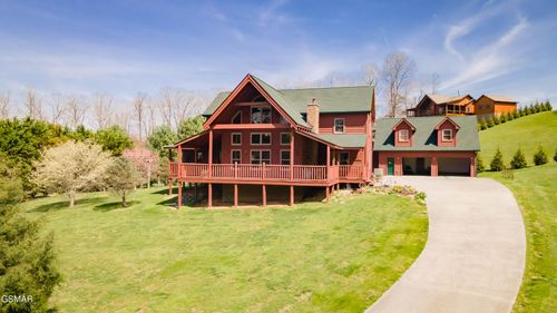 3385 Clear Valley Dr, Sevierville, TN, 37862-2411 | Card Image