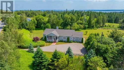 703 Bayview Dr, St Andrews, NB, E5B2N2 | Card Image