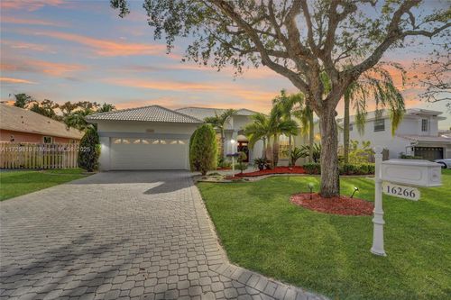 16266 Erie Pl, Davie, FL, 33331 | Card Image