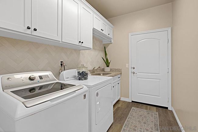 8536 Even Seth Cir, House other with 3 bedrooms, 2 bathrooms and 7 parking in Santee CA | Image 14