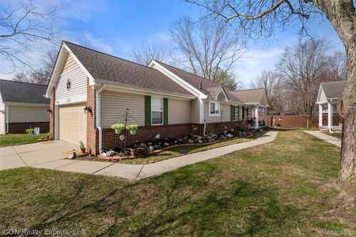 31873 Tall Pines Ct, Roseville, MI, 48066-6107 | Card Image