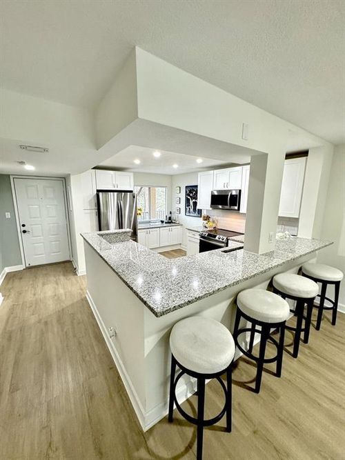 apt-308-2208 S Cypress Bend Dr, Pompano Beach, FL, 33069-4431 | Card Image