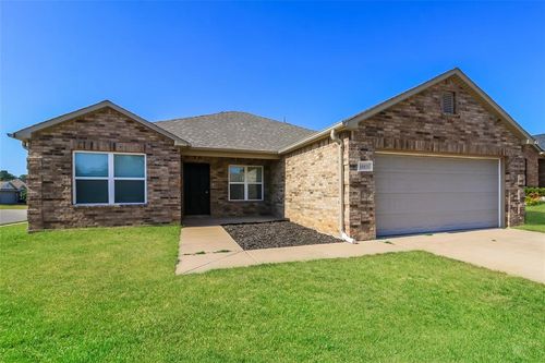 10831 Ne 8th Ter, Midwest City, OK, 73130-5308 | Card Image