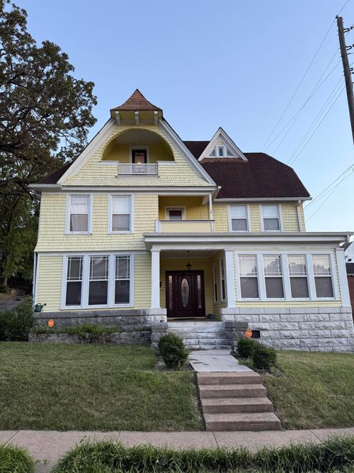 1900 Oak Street, Chattanooga, TN, 37404 | Card Image