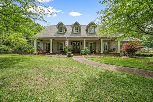 2924 Lakeshire Dr, Tupelo, MS, 38804-7104 | Card Image