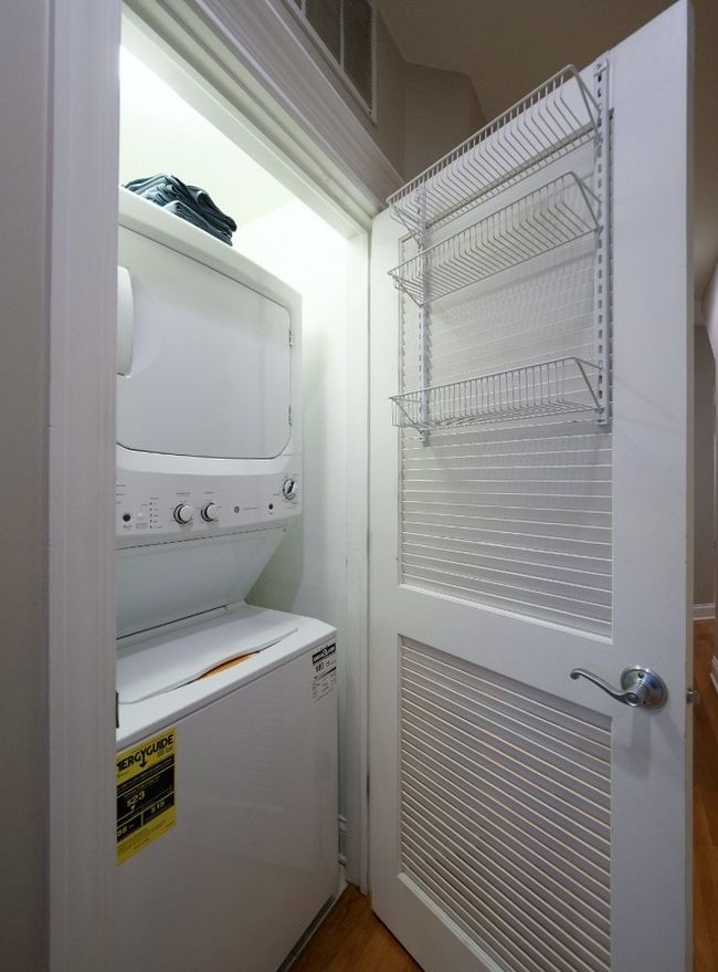 APT-3 - 2135 Adams St, Condo with 2 bedrooms, 2 bathrooms and 1 parking in CHICAGO IL | Image 7
