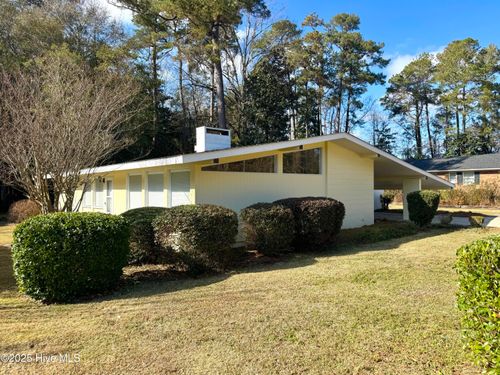 711 Bryce St, Whiteville, NC, 28472-3055 | Card Image