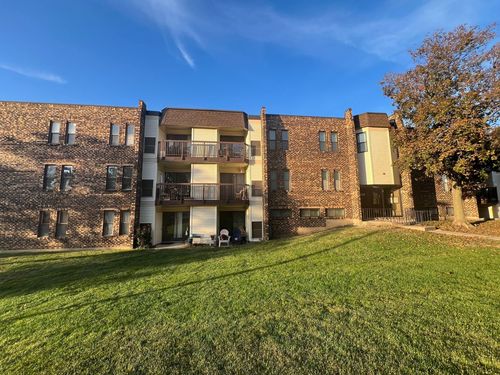 apt-12-2263 Country Club Dr, Woodridge, IL, 60517-3011 | Card Image