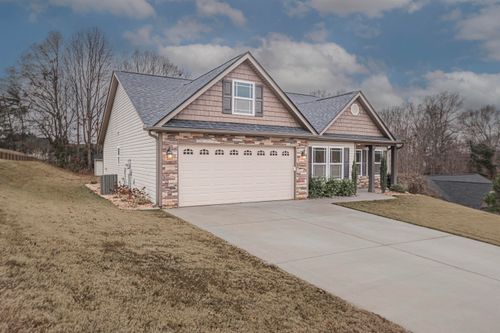 211 Daybreak Ct, Wellford, SC, 29385-8909 | Card Image