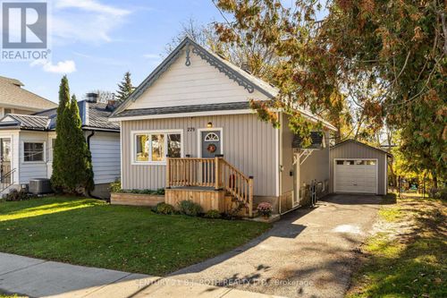 279 Nottawasaga St, Orillia, ON, L3V3K5 | Card Image