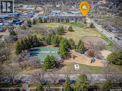 425 Av L S, Saskatoon, SK, S7M5Y6 | Card Image
