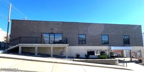 211 Marshall St, Jefferson City, MO, 65101-3226 | Card Image