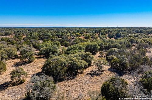 285 Big Buck Cir, Mountain Home, TX, 78058-2225 | Card Image